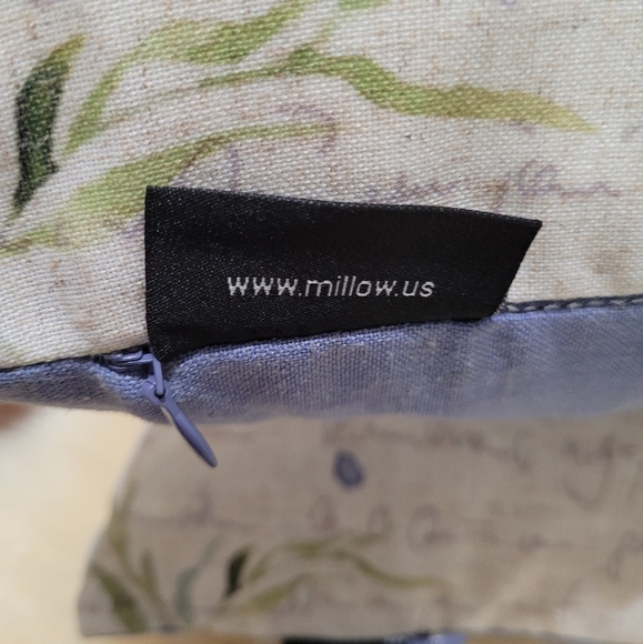 MILLI HOME | Linen Blend Reversible Lavender Themed Throw Pillow - Picture 4 of 7